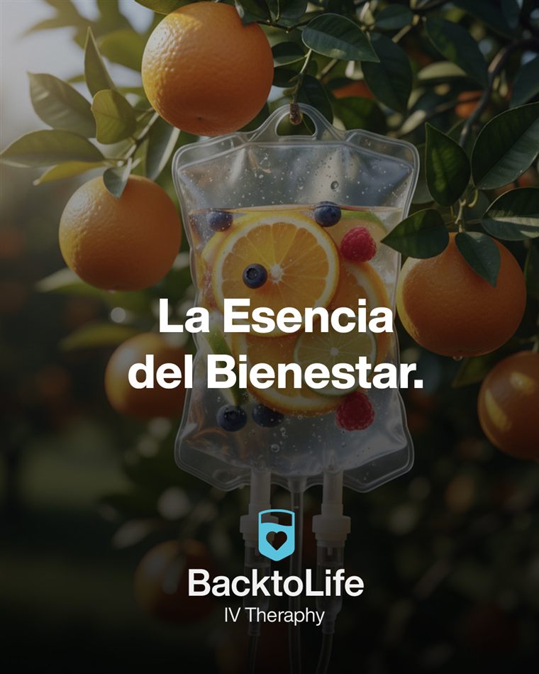 Bolsa de suero con rodajas de fruta, rodeada de naranjos. Texto: La esencia del bienestar.